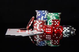 bet11 হোম স্ক্রিনে ক্রীড়া ও বিনোদন দৃশ্য